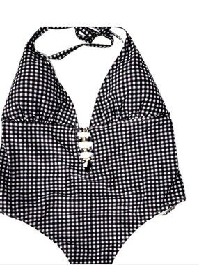 CCX  Black & White Checkered.  One-Pie1ce Swimsuit. Plus Size 18 NWT